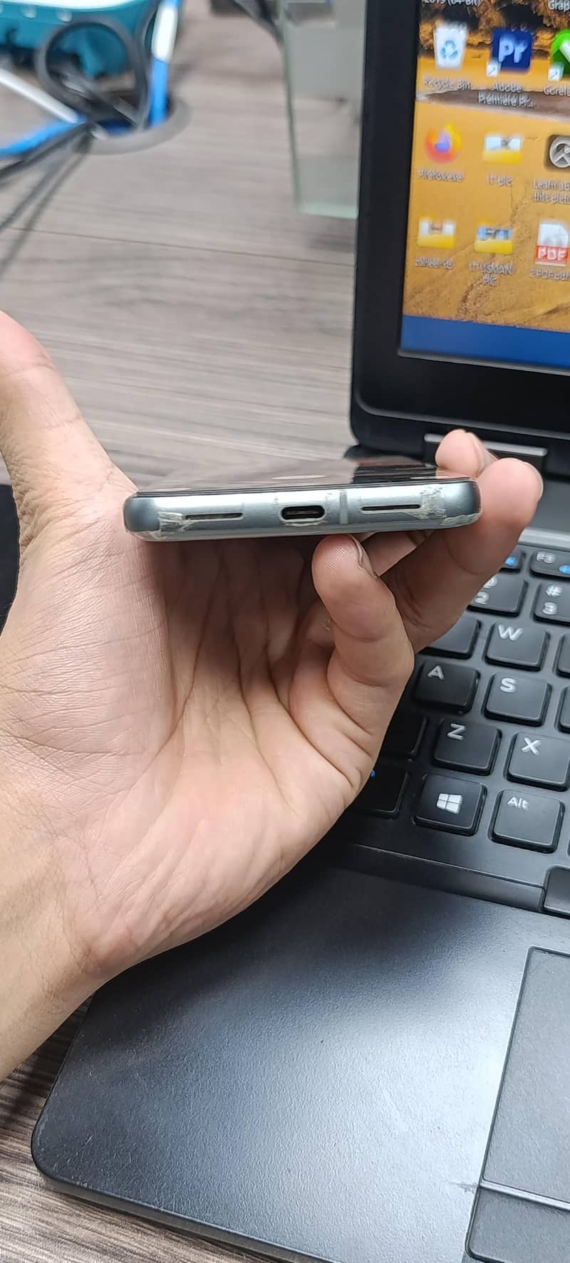 Google Pixel 8 4