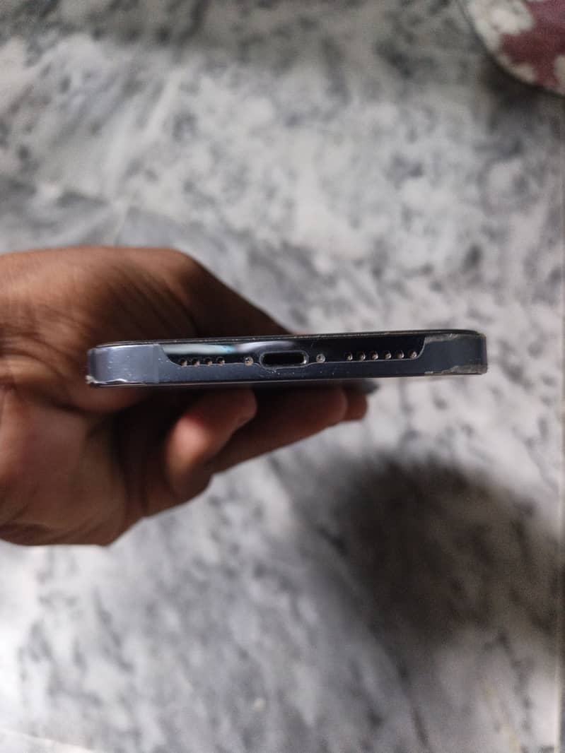 Apple iPhone 13 Pro Max 4