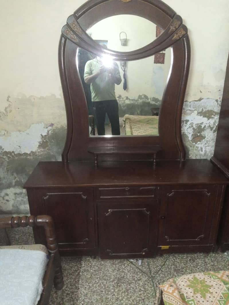 dressing table 1