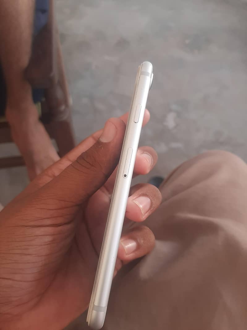 iPhone 7 4