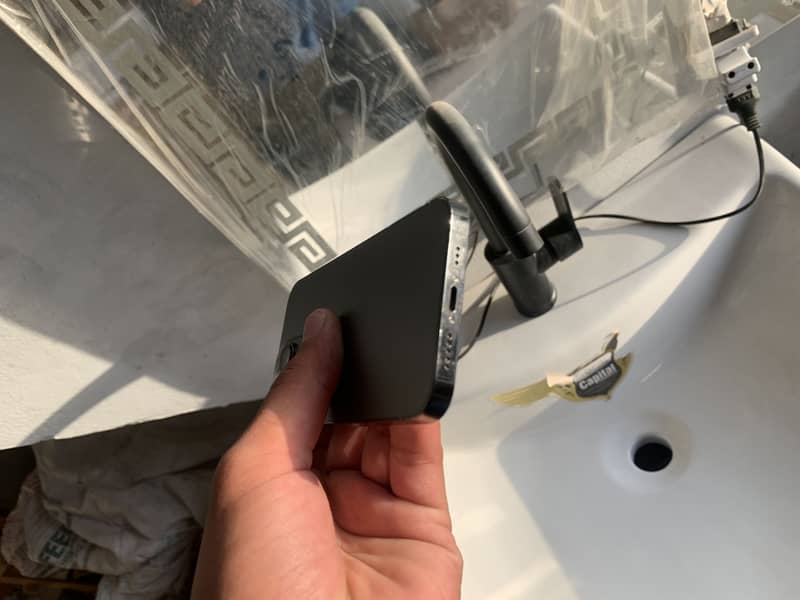 Apple iPhone 13 Pro 2