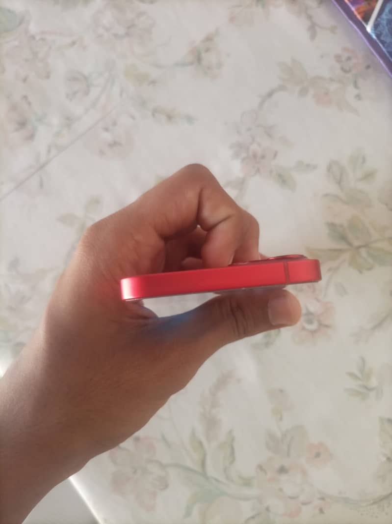 Apple iPhone 13 5