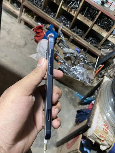 Apple iPhone 12