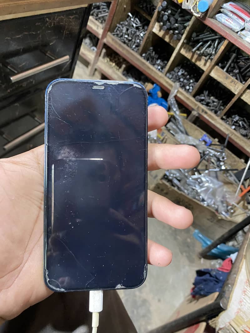 Apple iPhone 12 3