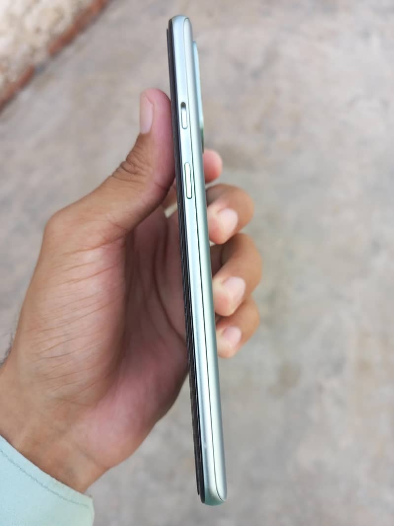 One Plus 9r 2