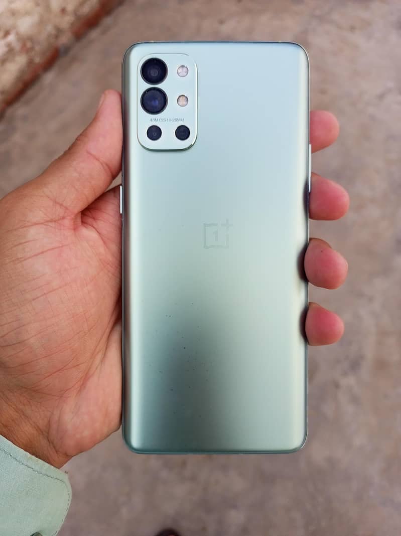 One Plus 9r 3