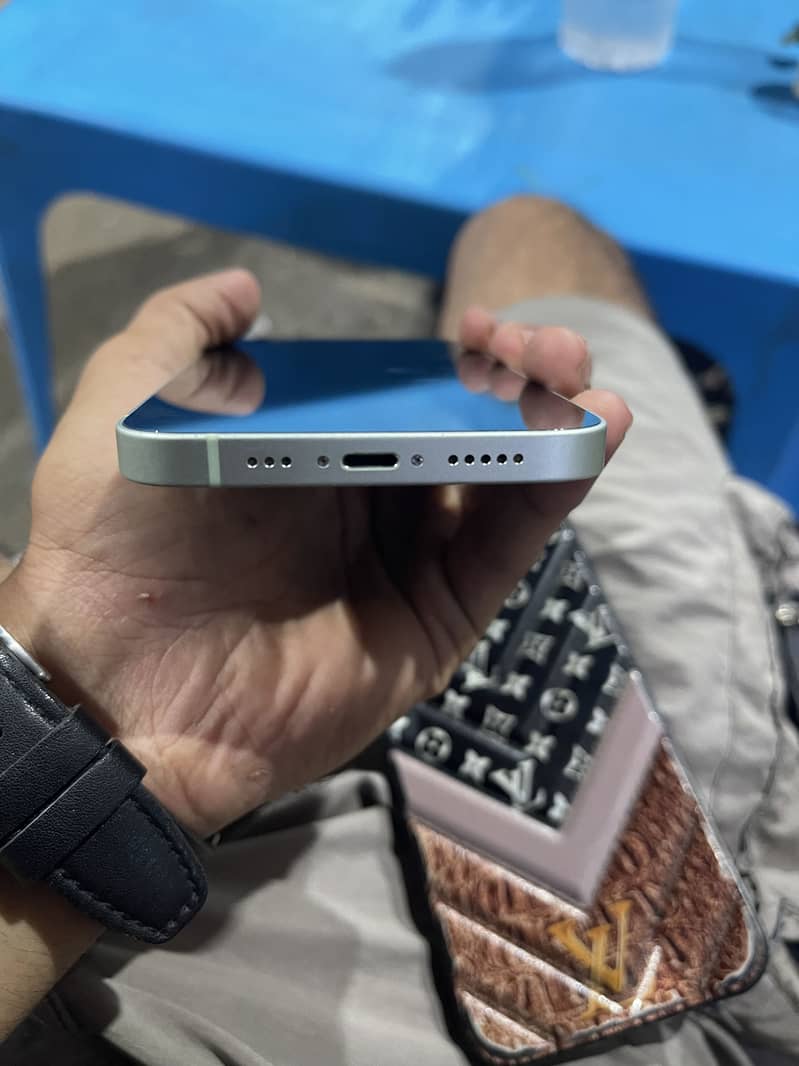 Apple iPhone 12 8