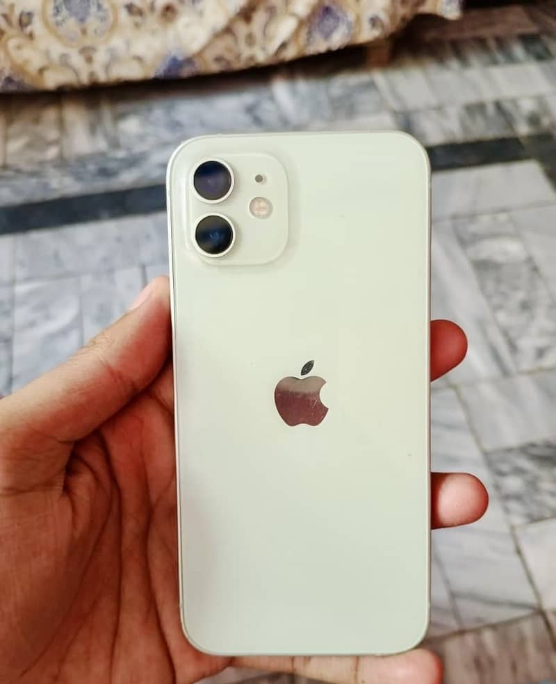 Apple iPhone 12 2