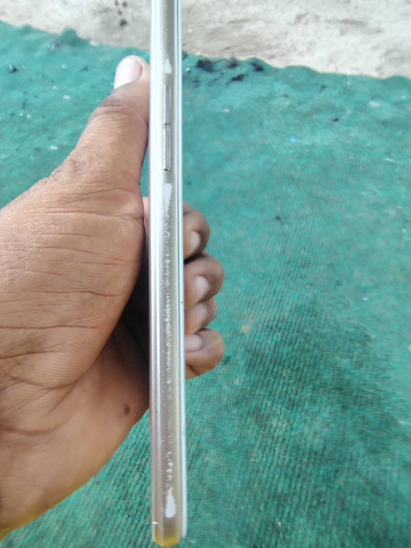 OPPO A37 1