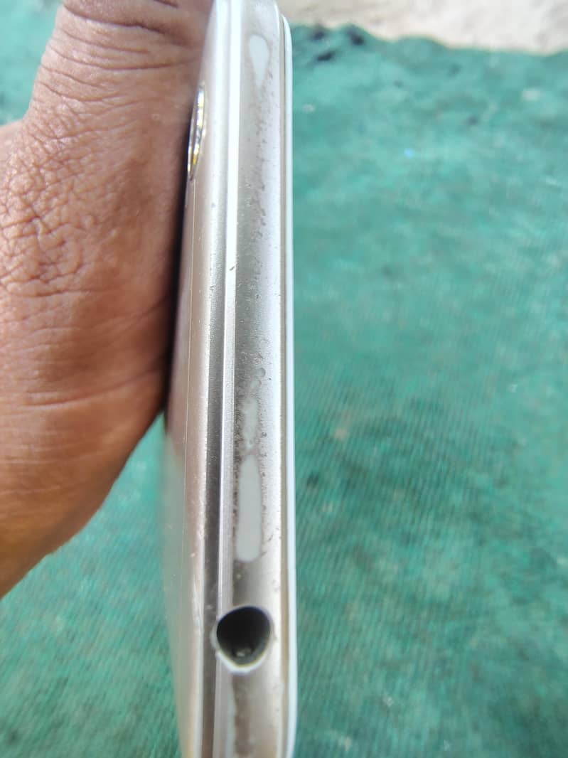 OPPO A37 2