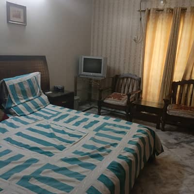 10 MARLA CORNER SEMI COMMERCIAL 1.5 STORY BEAUTIFUL HOUSE AVAILABLE FOR RENT WITH 3 CAR SPACES