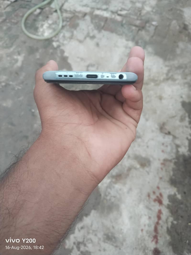 OPPO A76 1