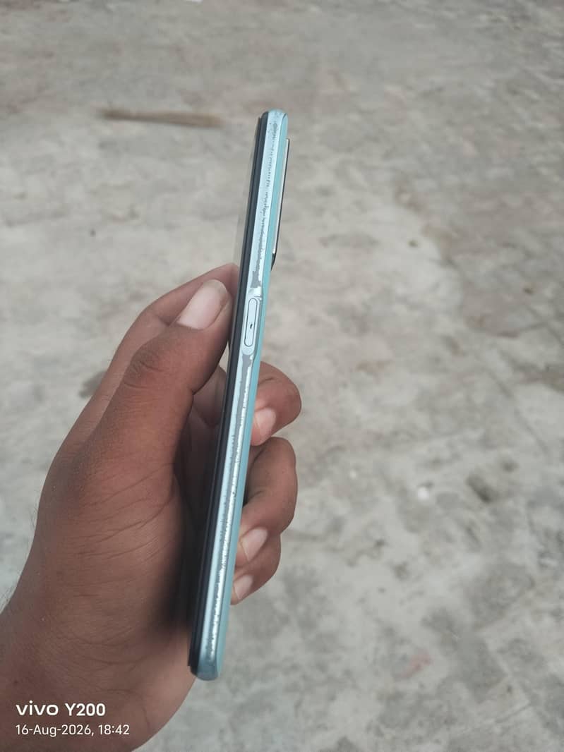 OPPO A76 3