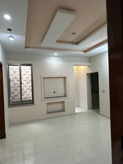 1 KANAL 1.5 STORY A BEAUFIGFUL HOUSE AVAILABLE FOR SALE IN WAPDA TOWN LAHORE WITH 60 FT RAOD