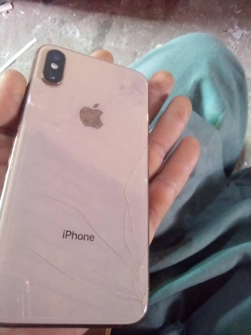 Apple iPhone XS 4
