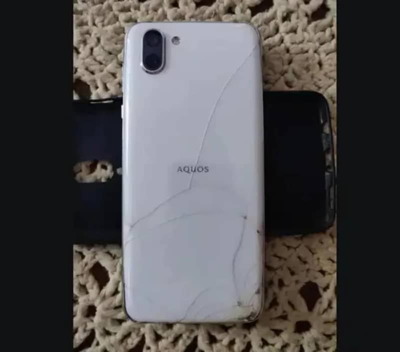 Sharp Aquos R2 2