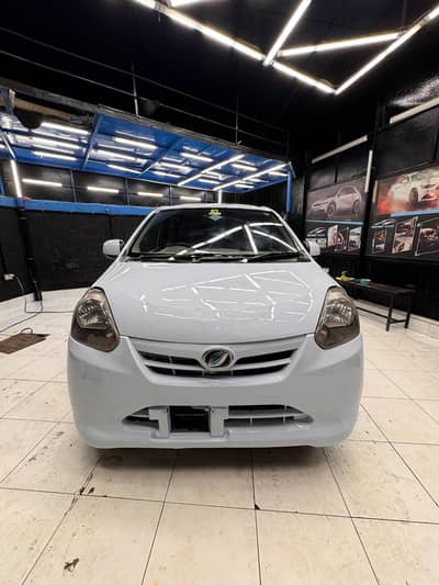 Daihatsu Mira 2012