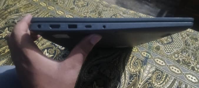 dell latitude 3540 16.512gb condition 10/9 good working