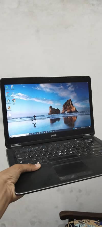 Dell core i5  / 4gb ram / 417gb rom / 113mb graphics card