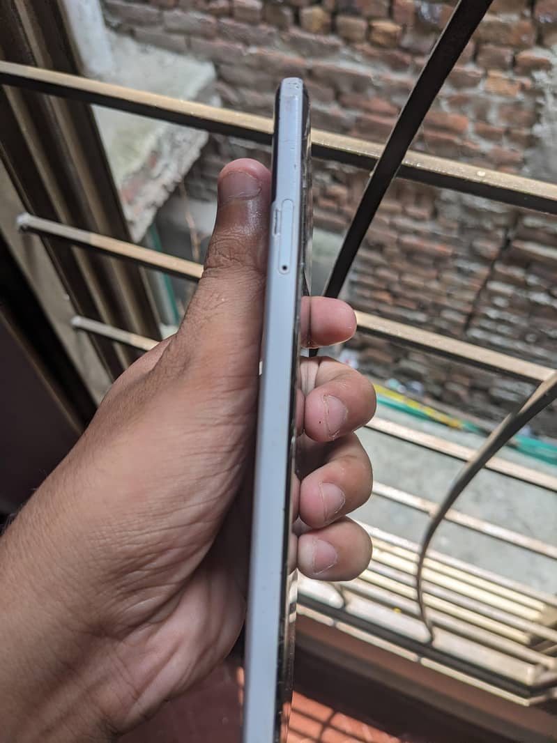 Google Pixel 2XL Panel Break 4