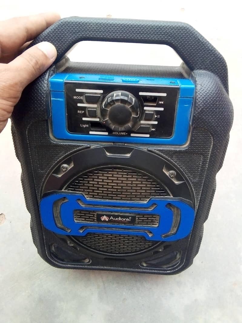 Bluetooth speaker 0