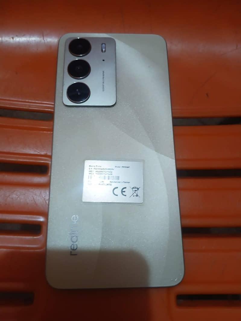 Realme C75 1
