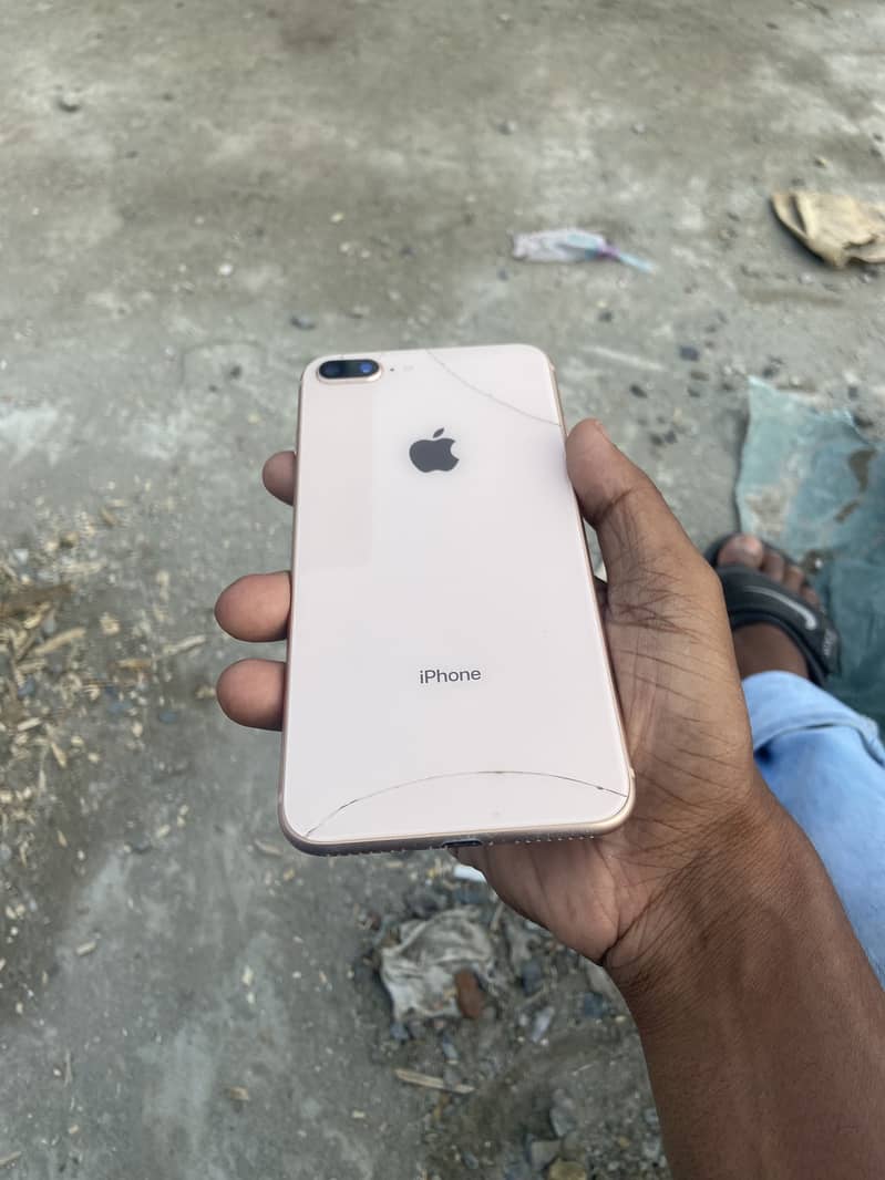 Apple iPhone 8 Plus 2