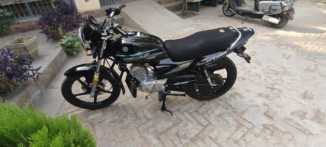 Yamaha YB125Z 2023