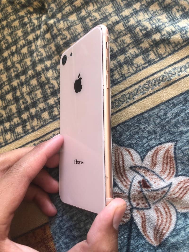 Apple iPhone 8 3