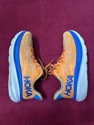 HOKA JOGGERS