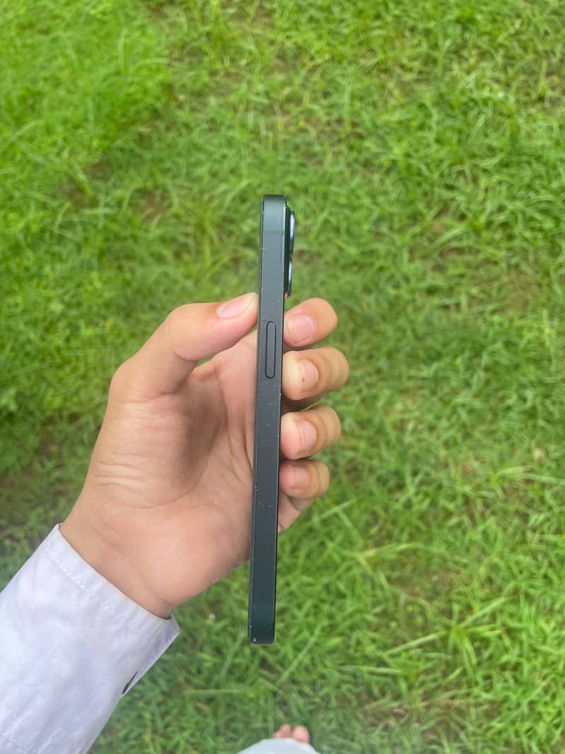 Apple iPhone 13 3