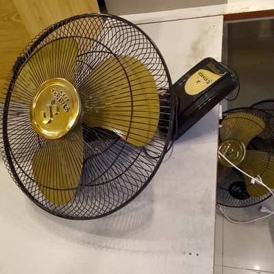 4 bracket Fans for sale