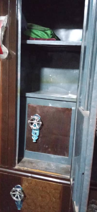 three door se almari