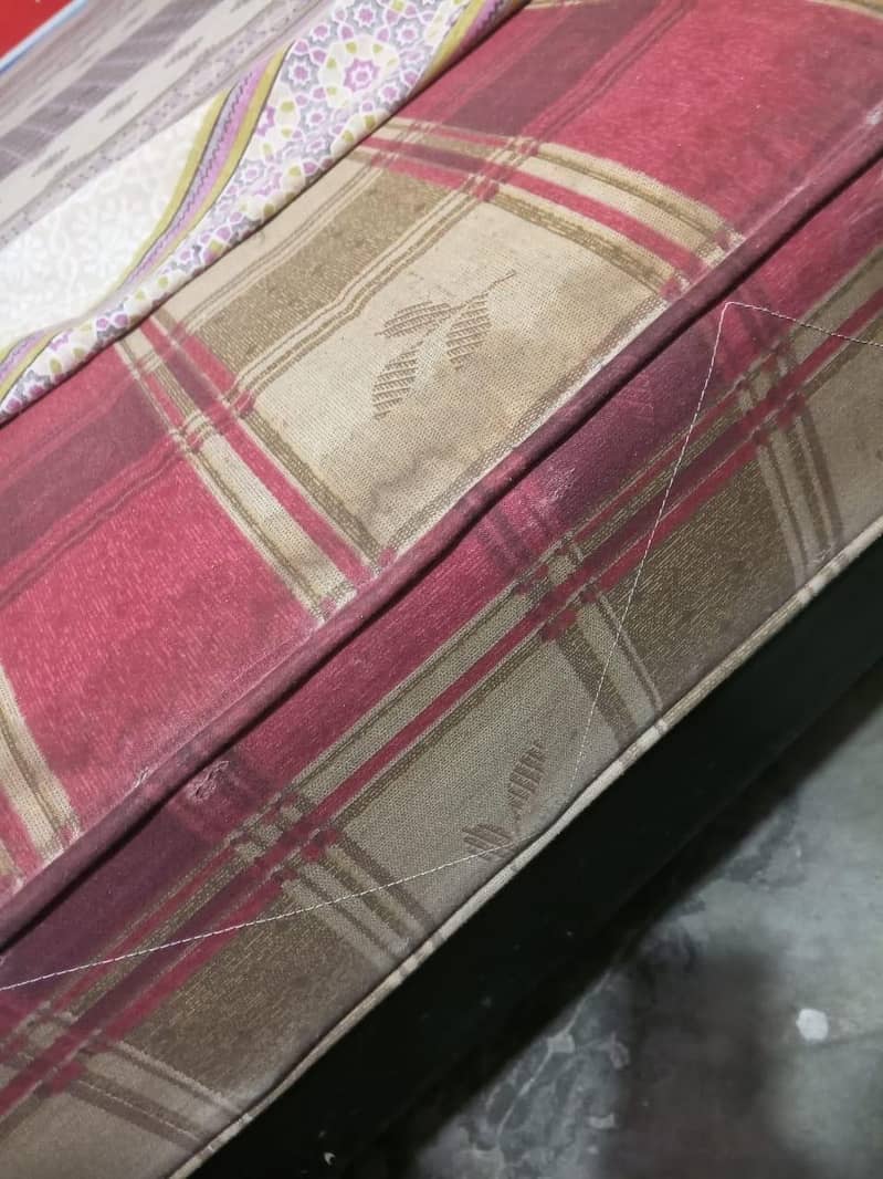 A bed set full sized 5