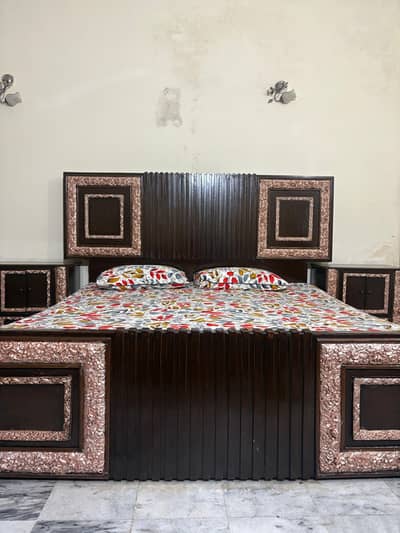 king bed with dressing table