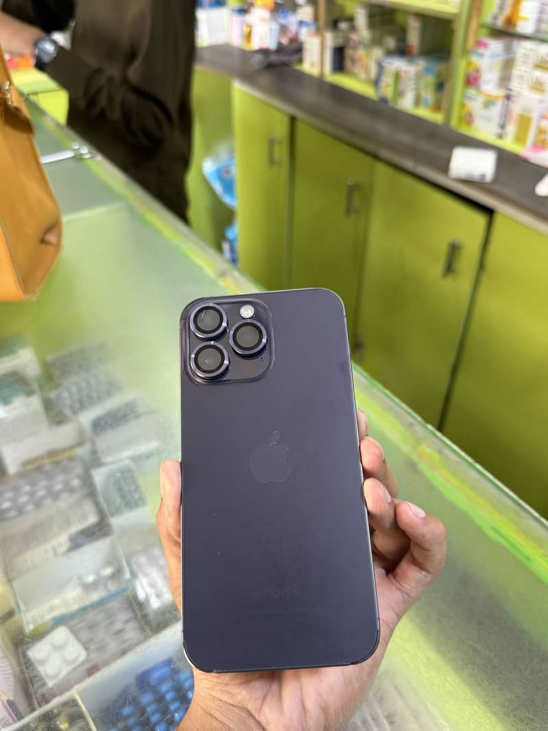 Apple iPhone 14 Pro Max 4