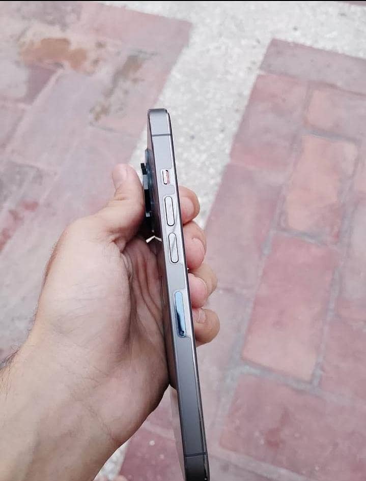 Apple iPhone 13 Pro 1