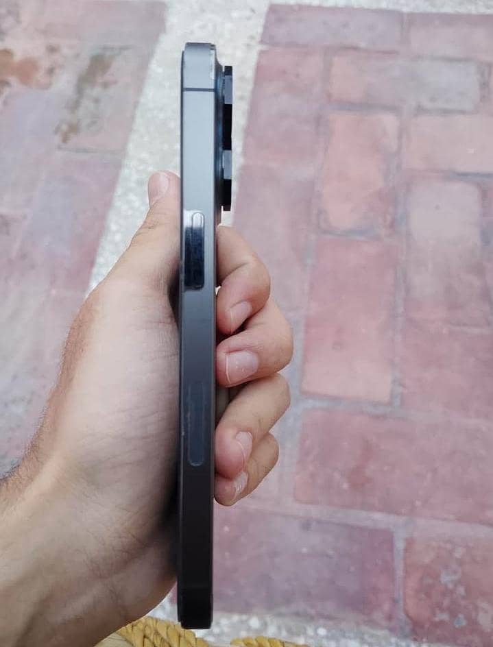 Apple iPhone 13 Pro 3