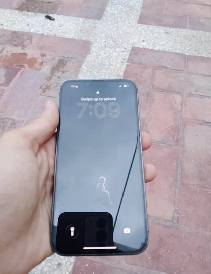Apple iPhone 13 Pro 4