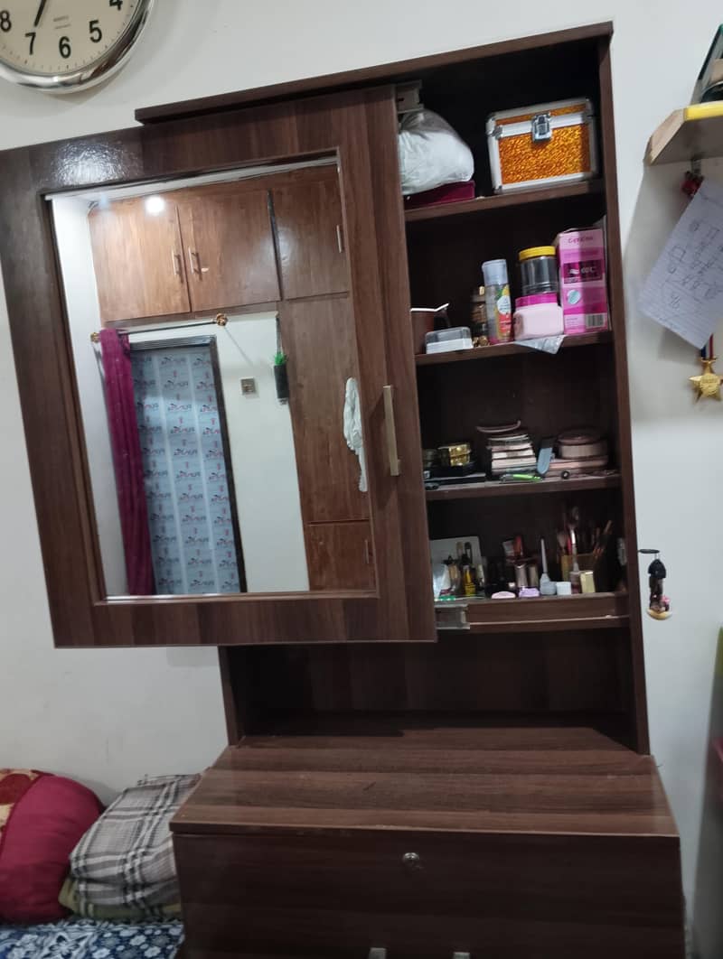 Dressing Table 0