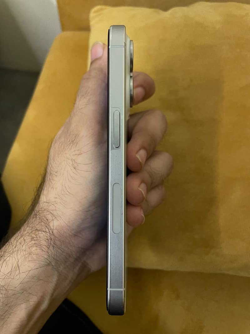 Apple iPhone 15 Pro 6