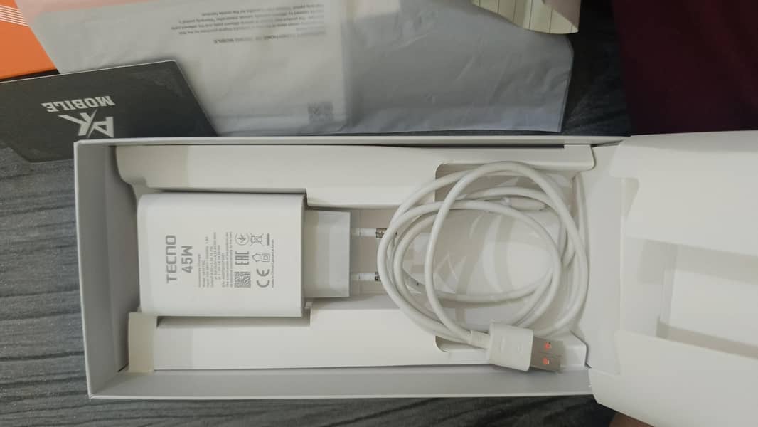 Tecno Spark 40 1
