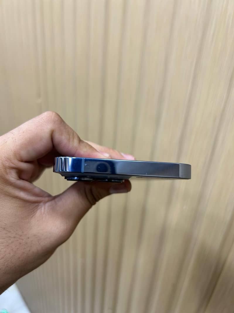 Apple iPhone 13 Pro 3