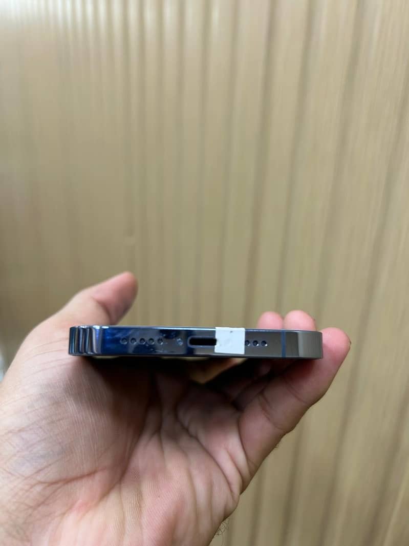 Apple iPhone 13 Pro 4
