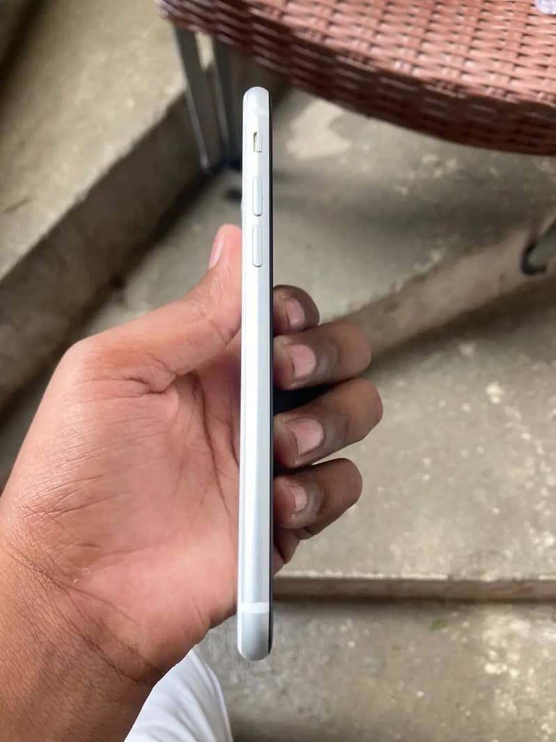 Apple iPhone SE 4