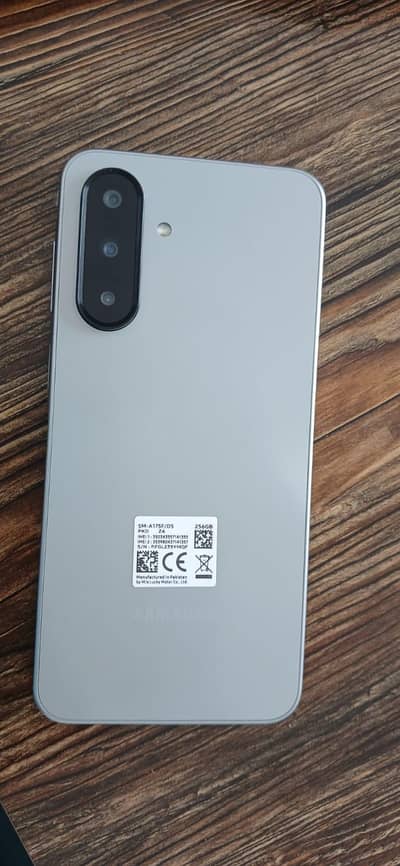 SAMSUNG A 17
