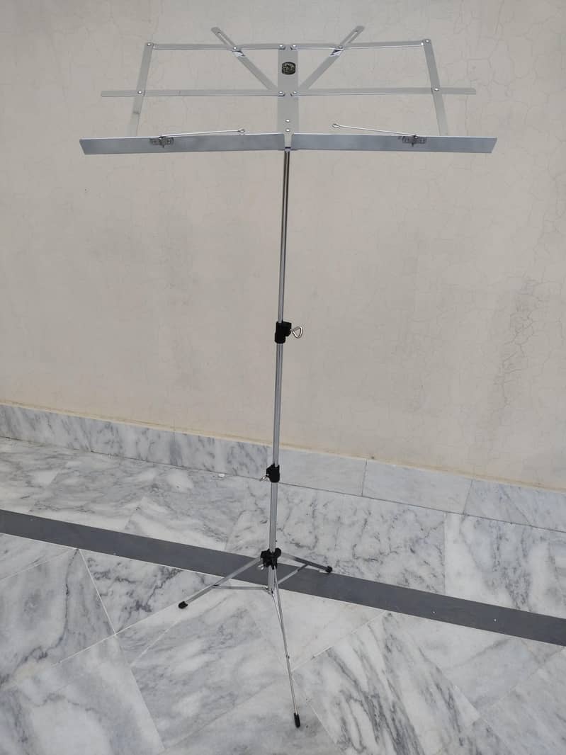 Rostrum / lecture stand 2