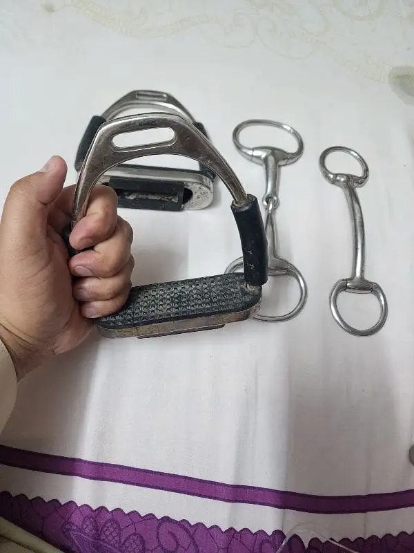 Horse Riding Equipment Set (Stirrups and Snaffle Bits) — photo 5