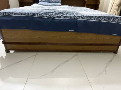 I want to sell my bed set with dressing