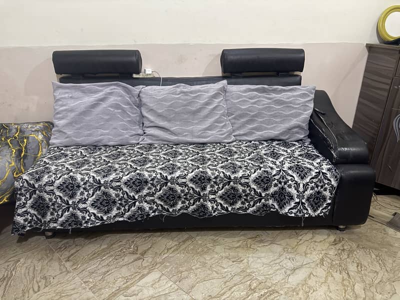 3 seater sofa 0
